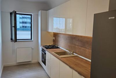 NOU / SUPERB /  MOBILAT SI UTILAT - 5