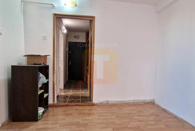 Apartament 3 camere decomandat, etaj 3/4, zonă Calea Romanului - Baie mare unifi - 9