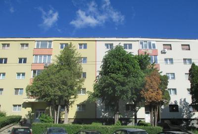 Apartament cu 3 camere în Răcădău