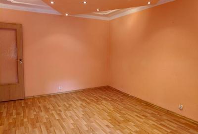 Ap 2 cam, conf 1, Buzaului Parter cu balcon, LIBER - 4