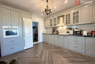 Casă individuală cu 5 camere în Săcălaz