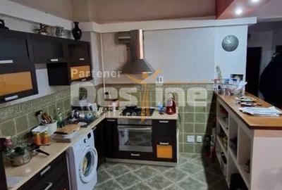 13 Septembrie | 2 camere | 85mp | dec | et 3 | bloc 2008 | 150.000 euro - 9