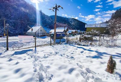 Teren intravilan în Tilișca, utilități la poartă, zonă montană superba - 1