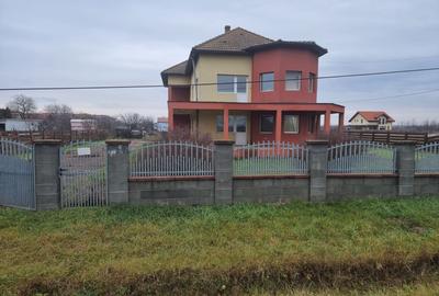 Mosnita Veche-Casa individuala P+1+M-220mp utili-1100mp teren-200.000 euro