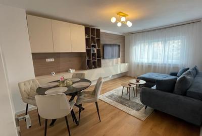Apartament cu 3 camere decomandat, mobilat în Central