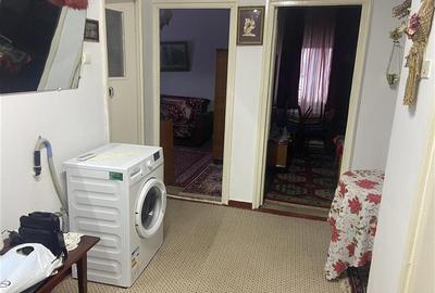 Apartament 3 camere , zona ultracentrala -Primaria Focsani , et 3 8 , decomnadat - 1