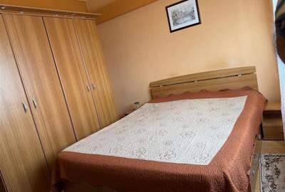 Apartament cu 4 camere zona  9 Mai - 4