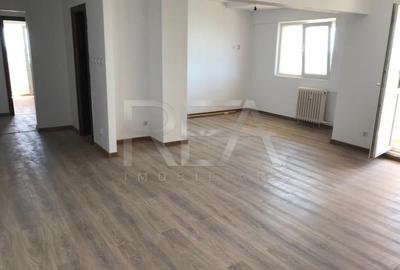 Apartament cu 4 camere decomandat în Pantelimon