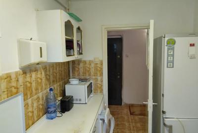 Inchiriez apartament 3 camere zona Cantemir , persoana fizica - 5