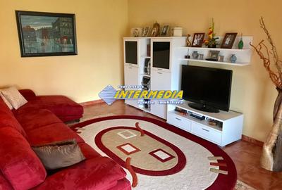 Casa de vanzare Alba Iulia CETATE cu 4 dormitoare si living finisata complet - 2