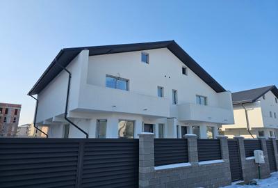Duplex cu 8 camere în Exterior Est
