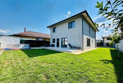 Casă cu 5 camere în Berceni
