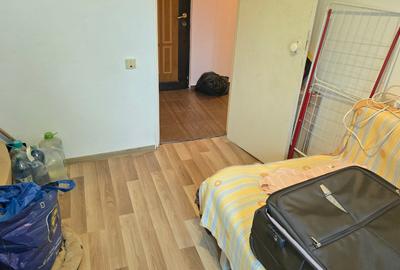 Vand apartament 3 camere semidecomandat in Deva, zona Micro 15, etaj 3, - 9