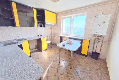 Apartament cu 3 camere decomandat în Nord