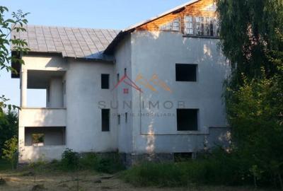 Vila D+P+E+M, teren 1950 mp, suprafata utila 621 mp, Campina, Prahova - 1