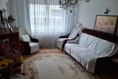 4Camere Crangasi  Metrou Piata - 1