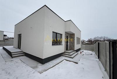 Casa individuala parter 3 camere 2 bai + dressing - 2