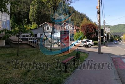Apartament P+1, 4 camere, 2 bai, 3 balcoane, Zona Centrala Piatra Neamt - 2