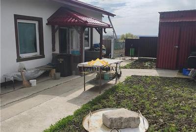 CASA DE VACANTA SI TEREN - 2