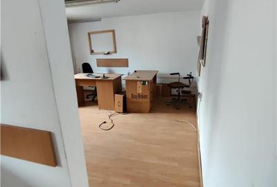 Spatii Birouri - 1200 mp - Zona Centrala - 35