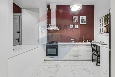 Apartament cu 3 camere pretebil pentru cabinet sau rezidential - 1