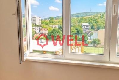 DE VÂNZARE – APARTAMENT CU 2 CAMERE, ȘI HOL PĂTRAT - SITAUTĂ PE BULEVARDUL 1848 - 2