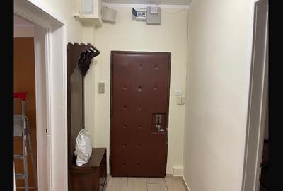 Închiriez apartament 3 camere deosebit, decomandat,zona Medicină,etajul 2/2, - 8