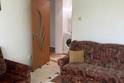 AOARTAMENT CU DOUA CAMERE,SEMIDECOMANDAT ETAJUL 3 ZONA DECEBAL - 10