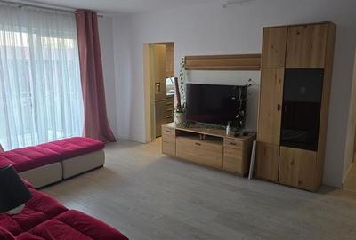 Ap 3 cam - Centru - Pta Mihai Viteazu - 850 Euro cu garaj - 2