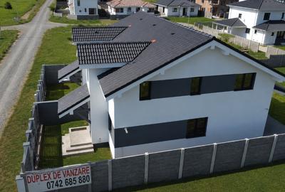 Duplex cu 4 camere în Moșnița Nouă