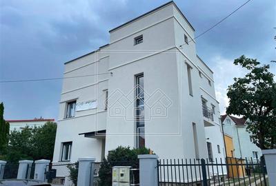 Casă individuală cu 12 camere în Hipodrom 1