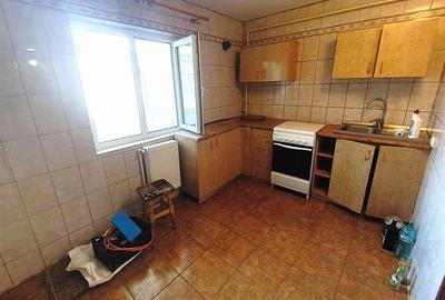 Apartament 3 camere conf 1 decomandat zona Centru - 5