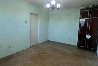 Apartament zona Tomis 3 nemobilat 48 mp etaj 4/4 centrală gaz necesita renovare - 2