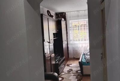 Apartament cu 3 camere decomandat în Sud