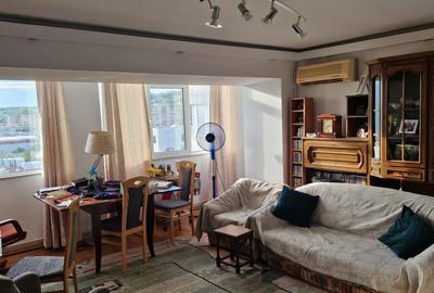 Apartament cu 4 camere decomandat în Gară