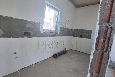 Duplex despartit prin baie - aproape de centura - toate utilitatile - 6