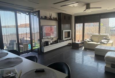 Apartament cu 4 camere decomandat, mobilat în Central