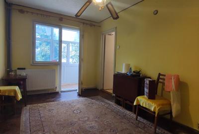 Apartament liber, et. 1, Scoala 8. Disponibil acum. - 2