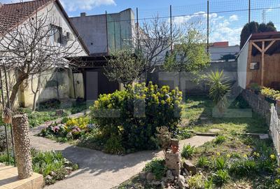Casă cu 2 camere în Central