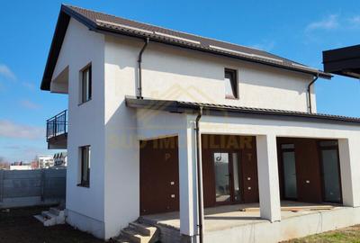 Casă individuală cu 5 camere în Central
