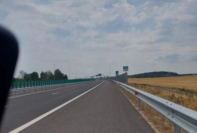 Teren agricol intravilan de 12300 mp, în 1 Decembrie