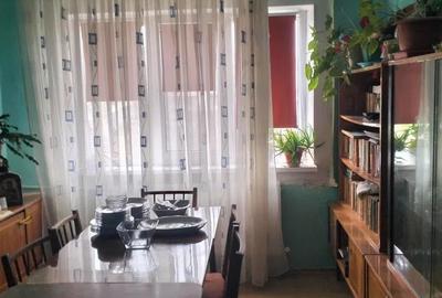 Apartament 3 camere str SABINELOR -CENTRU - 2