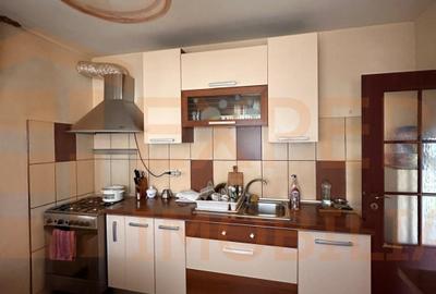 Casă de vânzare în Palazu Mare, 4 camere, teren 655 mp, construcție din cărămidă - 6