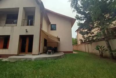 Casă cu 5 camere în Central