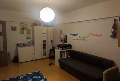 Apartament cu 2 camere decomandat, mobilat în Moșilor