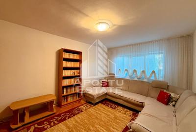 Apartament cu 3 camere decomandat, mobilat în Aradului