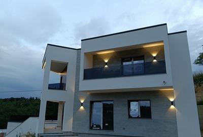 Casa individuala 4 camere, 3 bai, S+P+ET,  garaj, terasa - 12