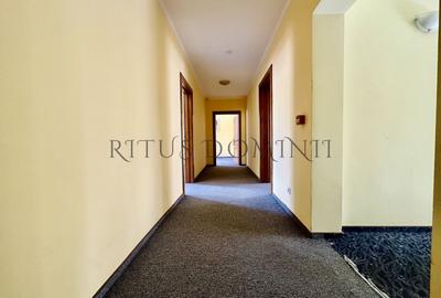 Casa de Închiriat Ultracentrala, 12 Camere, 10 Bai, 6 Parcari - 6