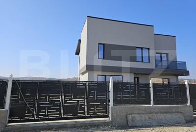 Casă individuală cu 4 camere în Tomești