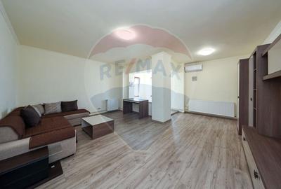 Apartament cu 4 camere de închiriat în zona Centrul Civic - 1